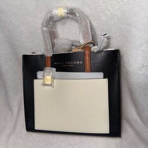 Marc Jacobs COLORBLOCK MINI GRIND
TOTE-NWT